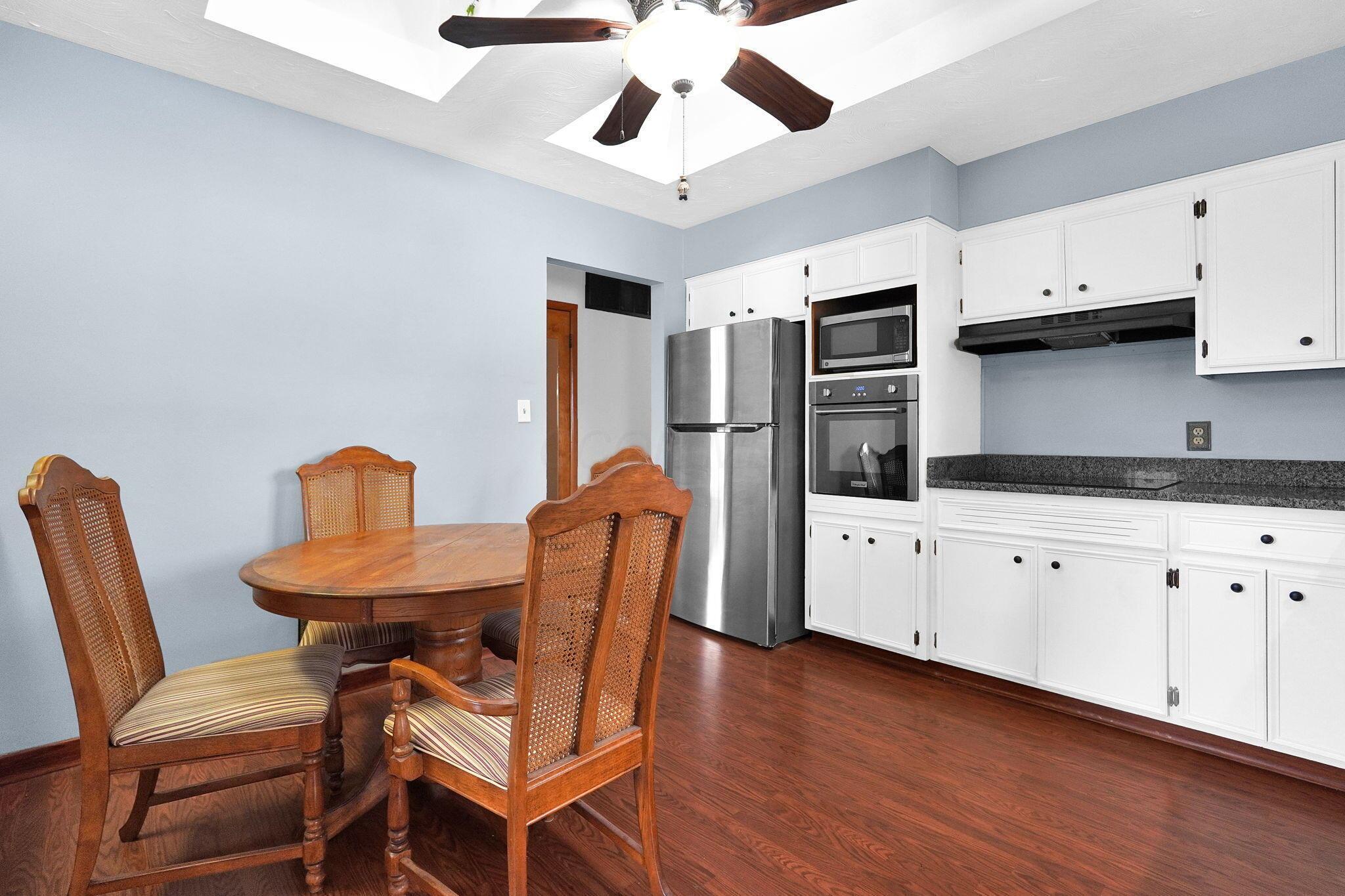 3068 Marwick Road Columbus, OH 43232 - Photo 12 of 40 Kitchen 1