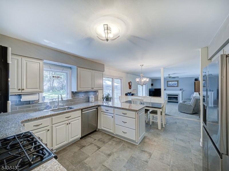 9 Chestnut Place Lebanon, NJ 08833 - Photo 5 of 43