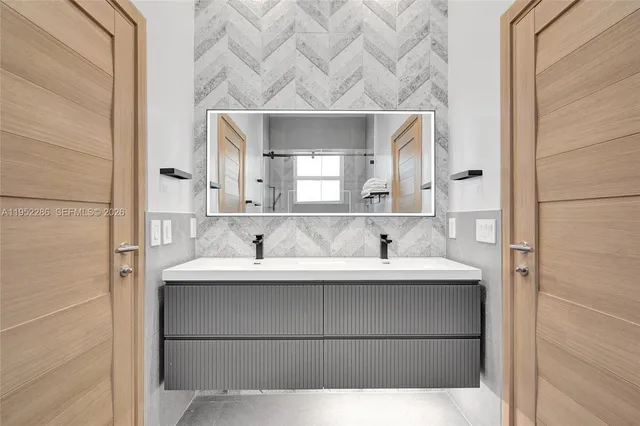 $1,395,000 | 3311 Southwest 194th Terrace, Miramar, FL 33029