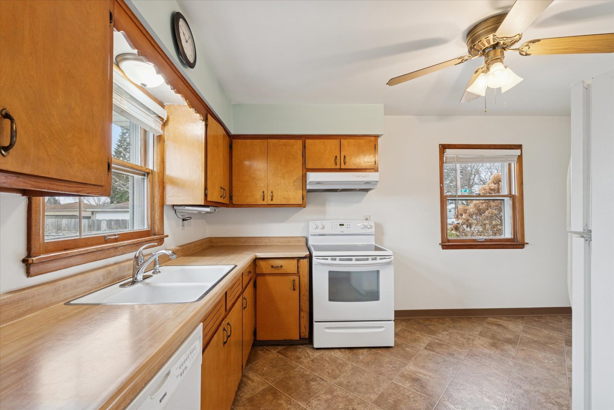 1727 24th Street Kenosha, WI 53140 - Photo 11 of 31