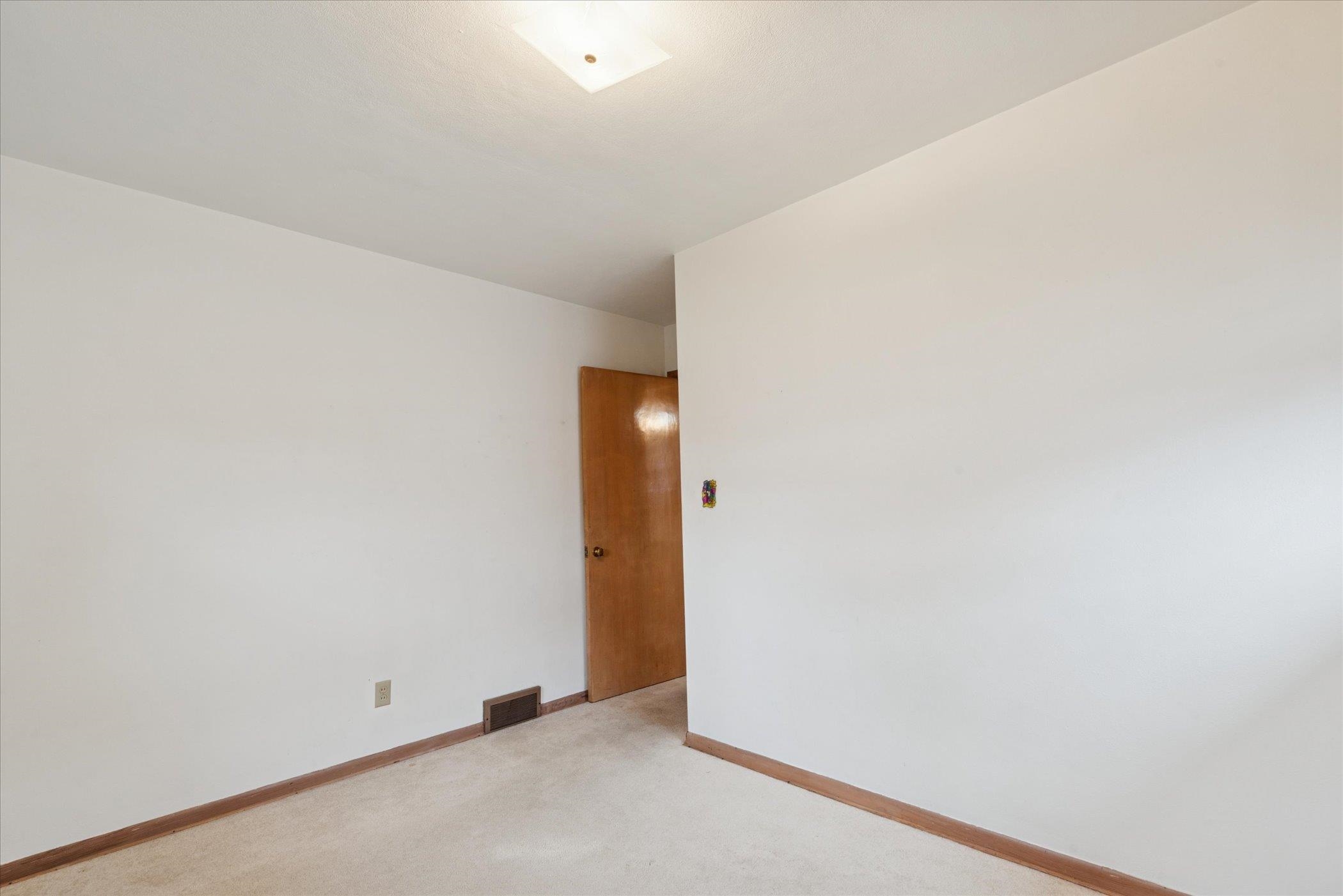 1727 24th Street Kenosha, WI 53140 - Photo 18 of 31