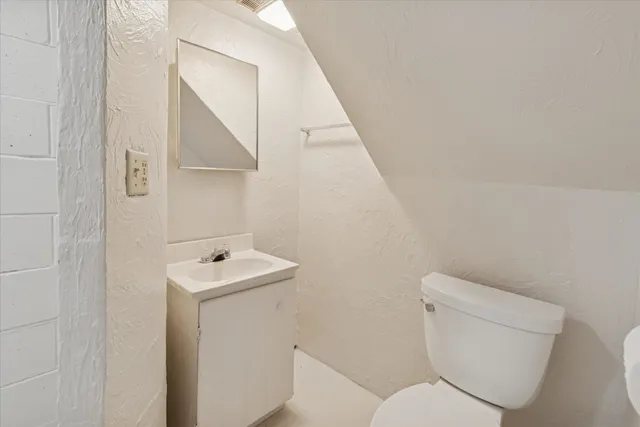 $294,900 | 1727 24th Street, Kenosha, WI 53140