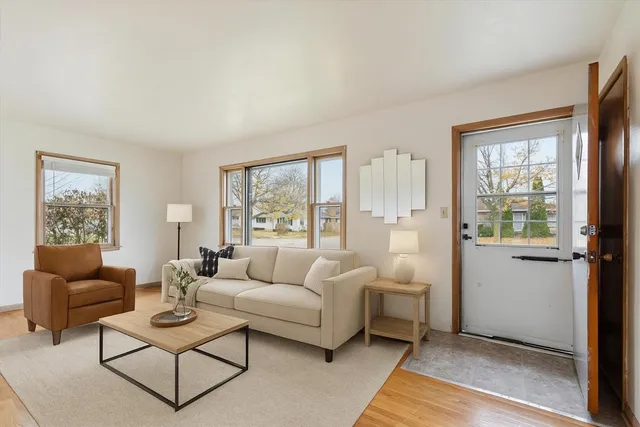 $294,900 | 1727 24th Street, Kenosha, WI 53140