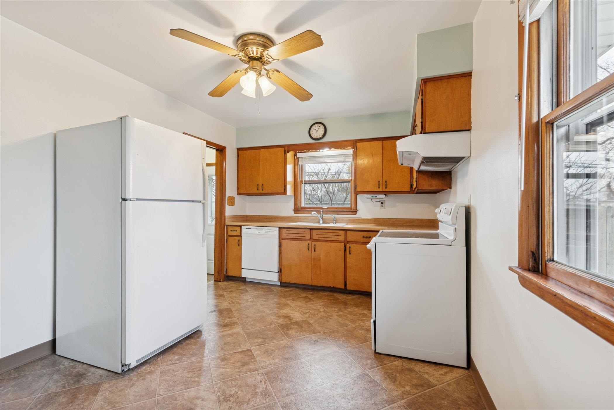 1727 24th Street Kenosha, WI 53140 - Photo 9 of 31