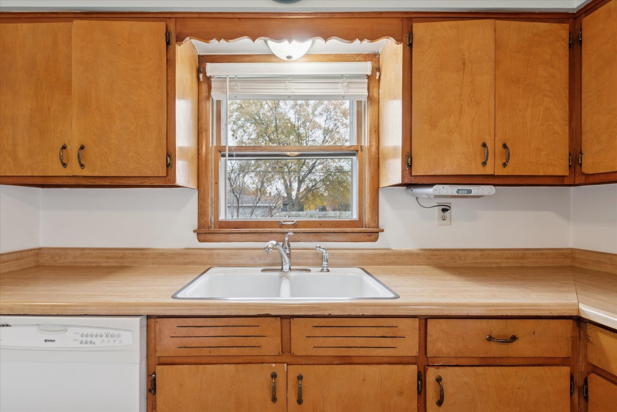 1727 24th Street Kenosha, WI 53140 - Photo 10 of 31