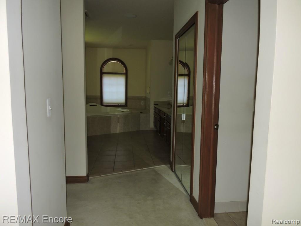 7674 Devins Ridge Clarkston, MI 48348 - Photo 24 of 42 master bath.jpg