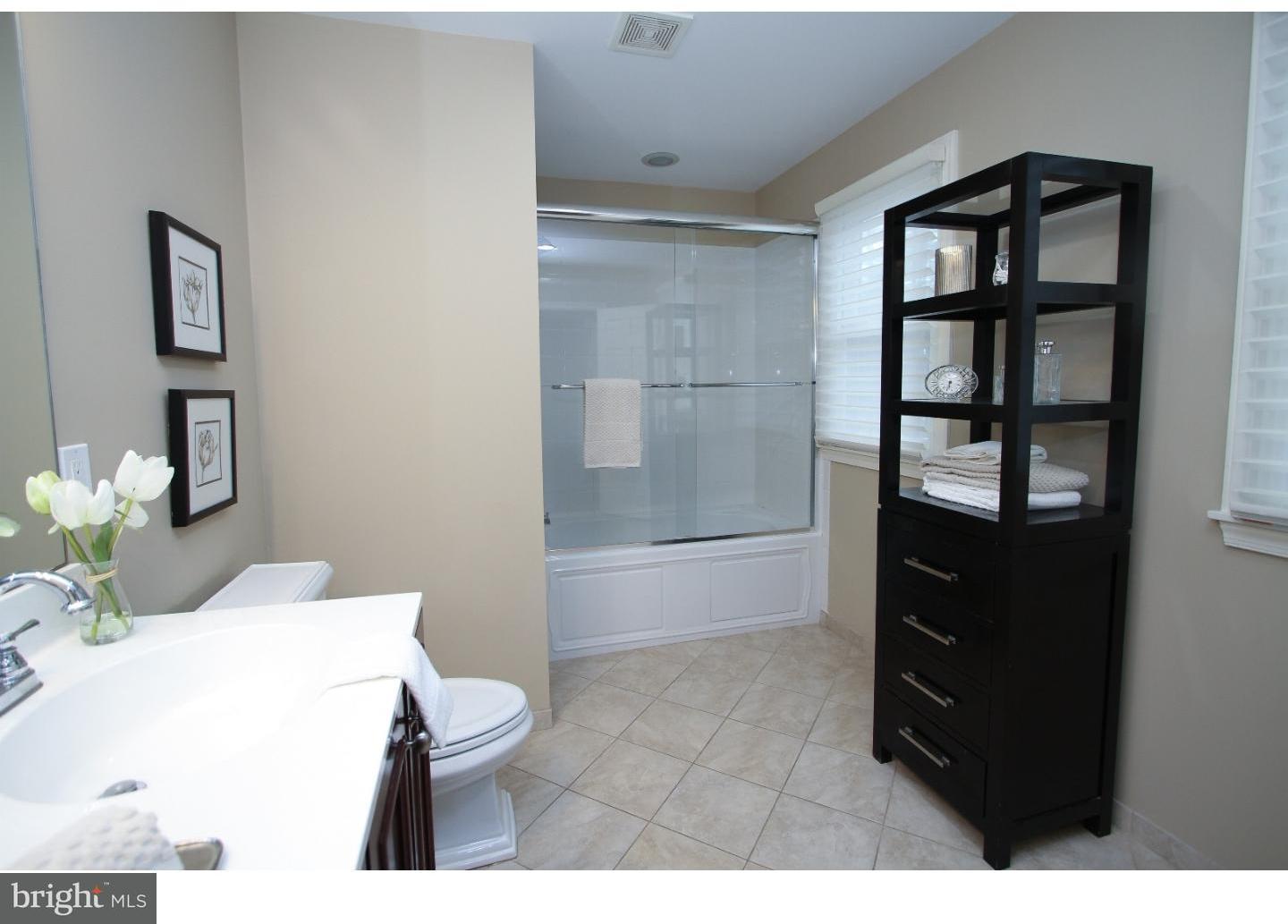 440 Righters Mill Road Penn Valley, PA 19072 - Photo 18 of 25 Master Bathroom