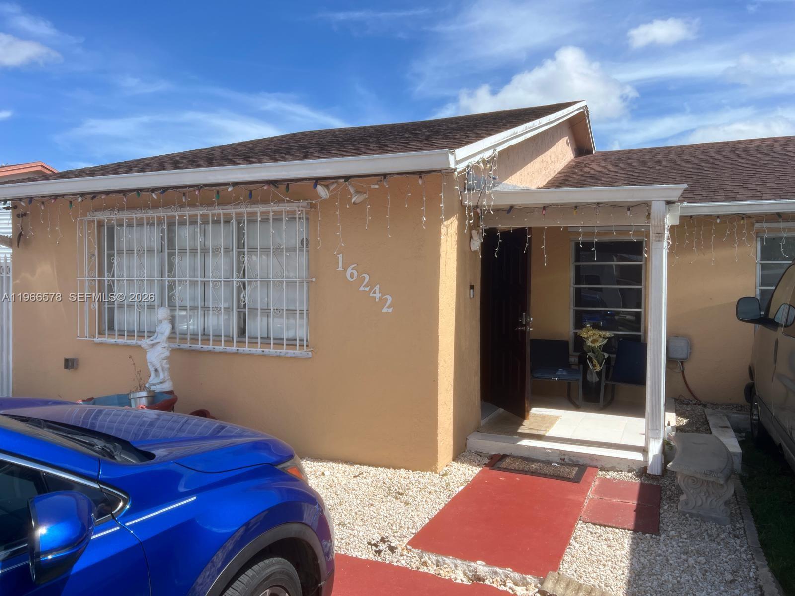 16242 Southwest 304th Terrace Homestead, FL 33033 - Photo 2 of 23
