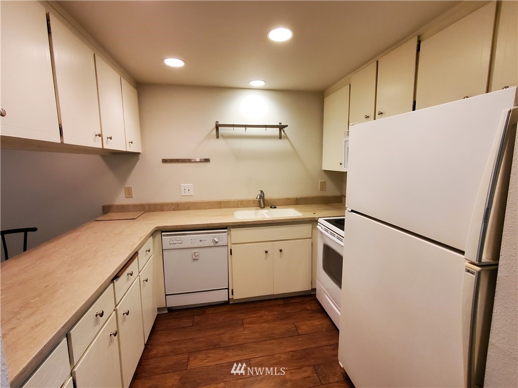21507 4th Avenue West, Unit A51 Bothell, WA 98021 - Photo 6 of 19