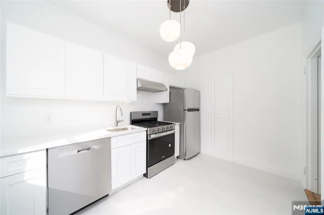 $299,900 | 1100 83rd Street, Unit 301, North Bergen, NJ 07047