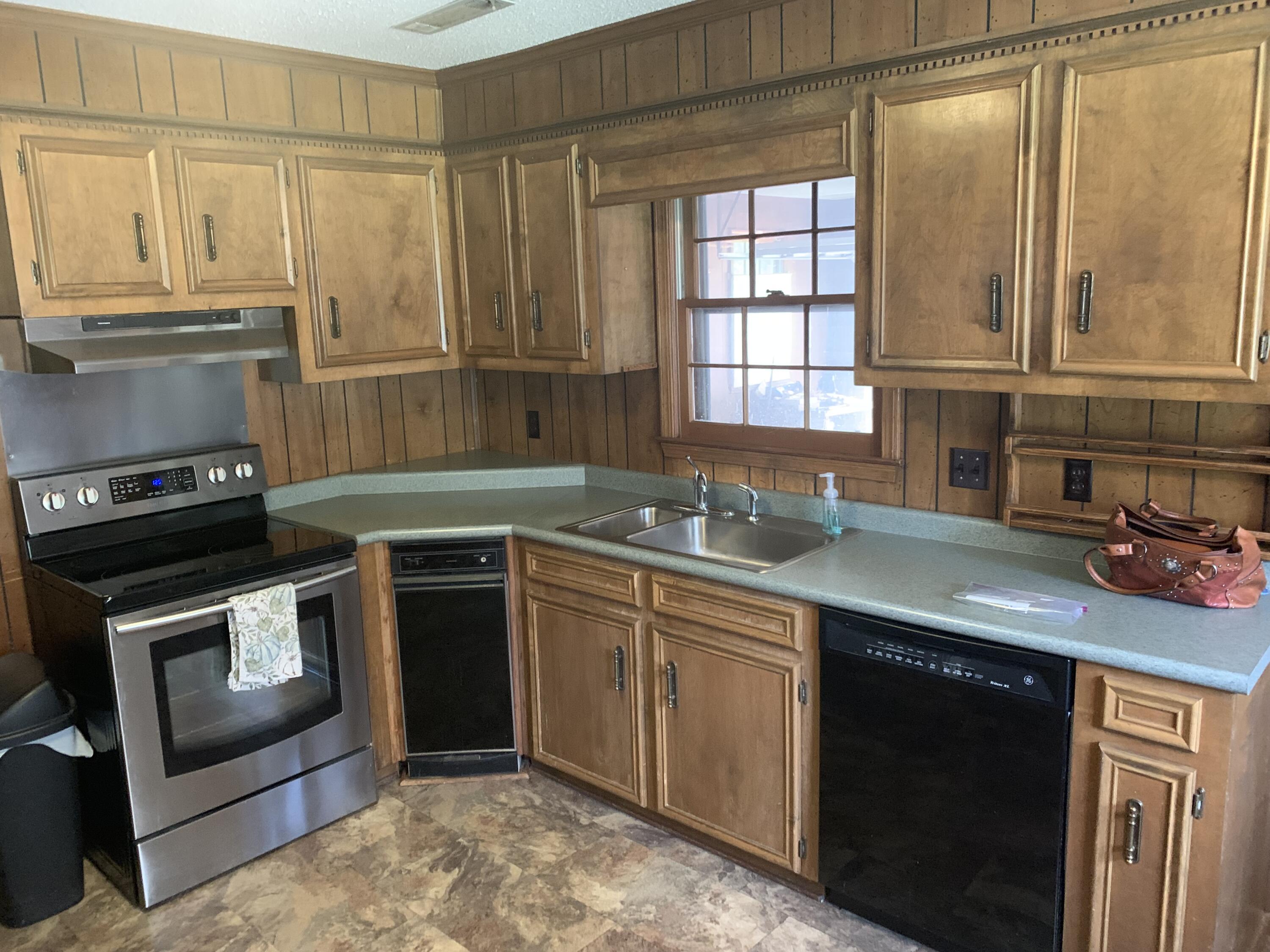 6194 Fish Road Dalzell, SC 29040 - Photo 9 of 32