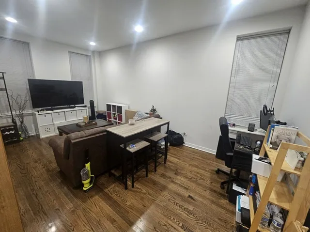 $2,200 | 1644 North Hermitage Avenue, Unit 1F, Chicago, IL 60622