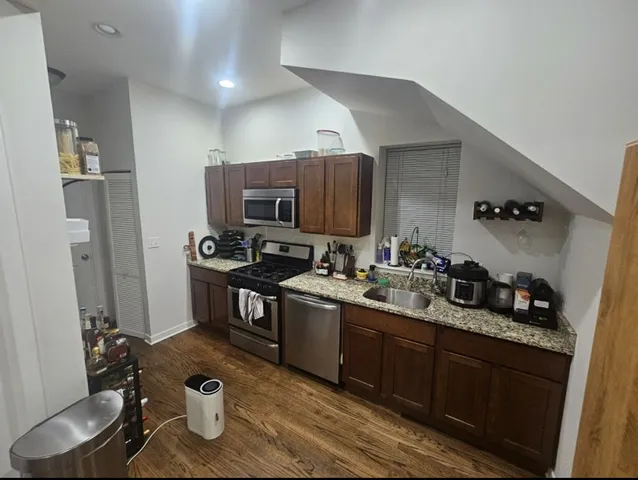 $2,200 | 1644 North Hermitage Avenue, Unit 1F, Chicago, IL 60622