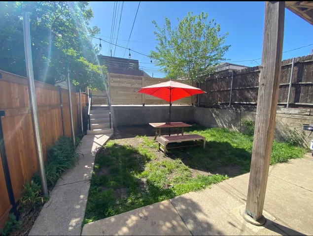 $2,200 | 1644 North Hermitage Avenue, Unit 1F, Chicago, IL 60622