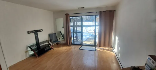 $79,900 | 23 Jamaica Colony, Unit 5, Fox Lake, IL 60020