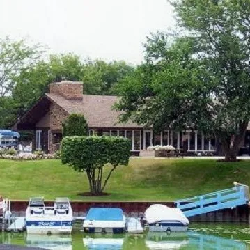 $79,900 | 23 Jamaica Colony, Unit 5, Fox Lake, IL 60020