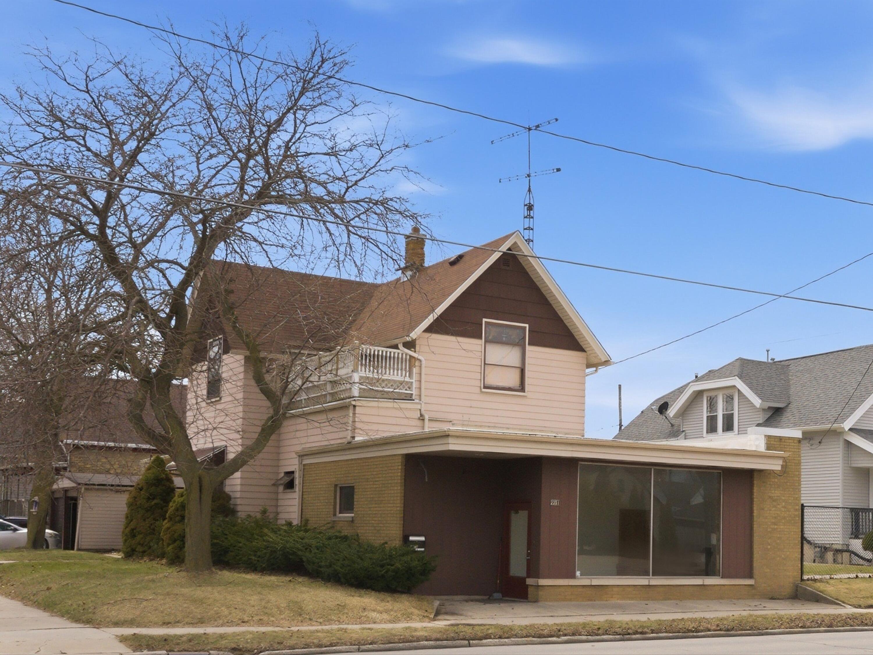 2201 Washington Street Manitowoc, WI 54220 - Photo 2 of 28 02-002_2947453_00467