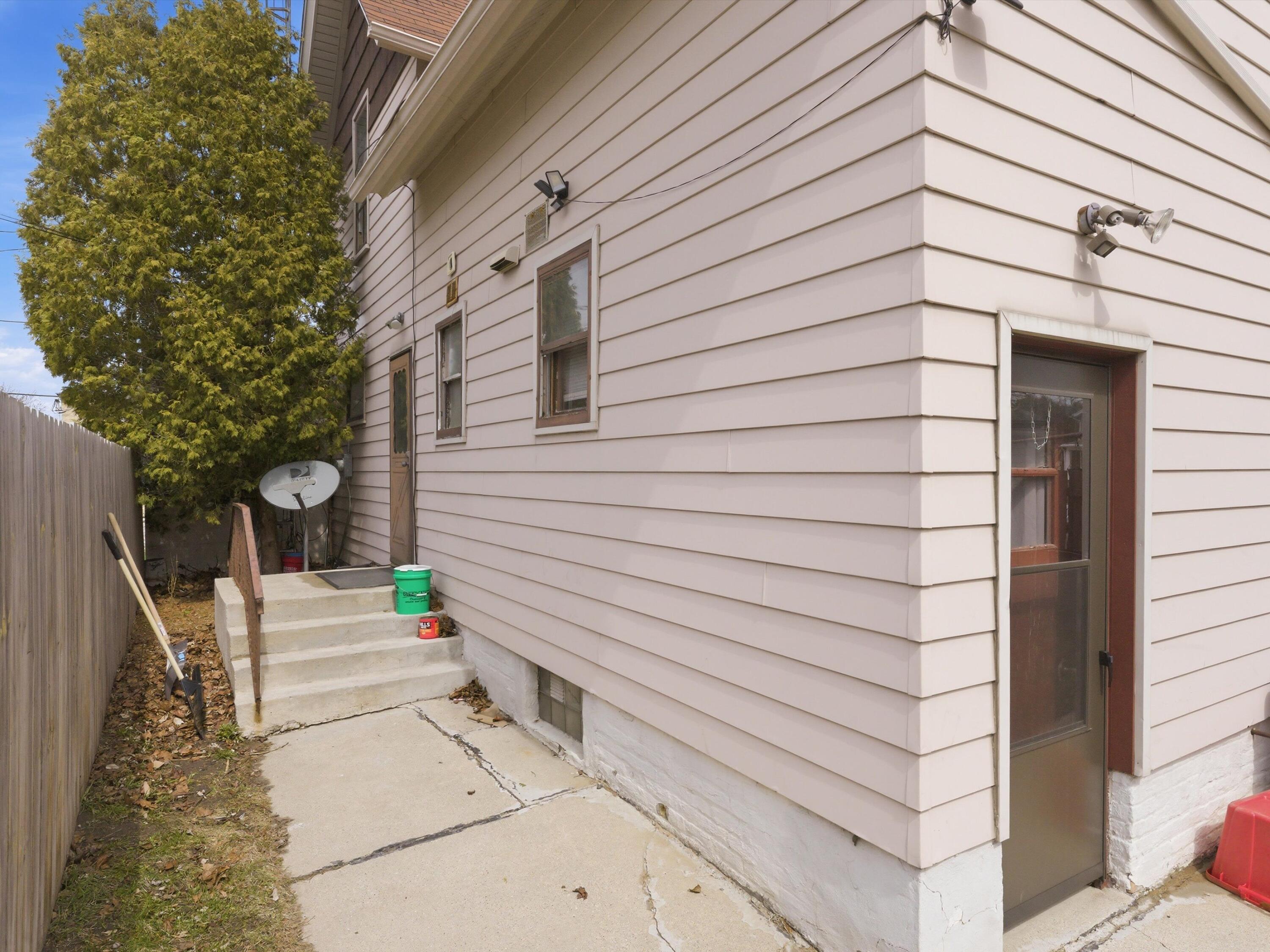 2201 Washington Street Manitowoc, WI 54220 - Photo 4 of 28 04-004_2947453_00469