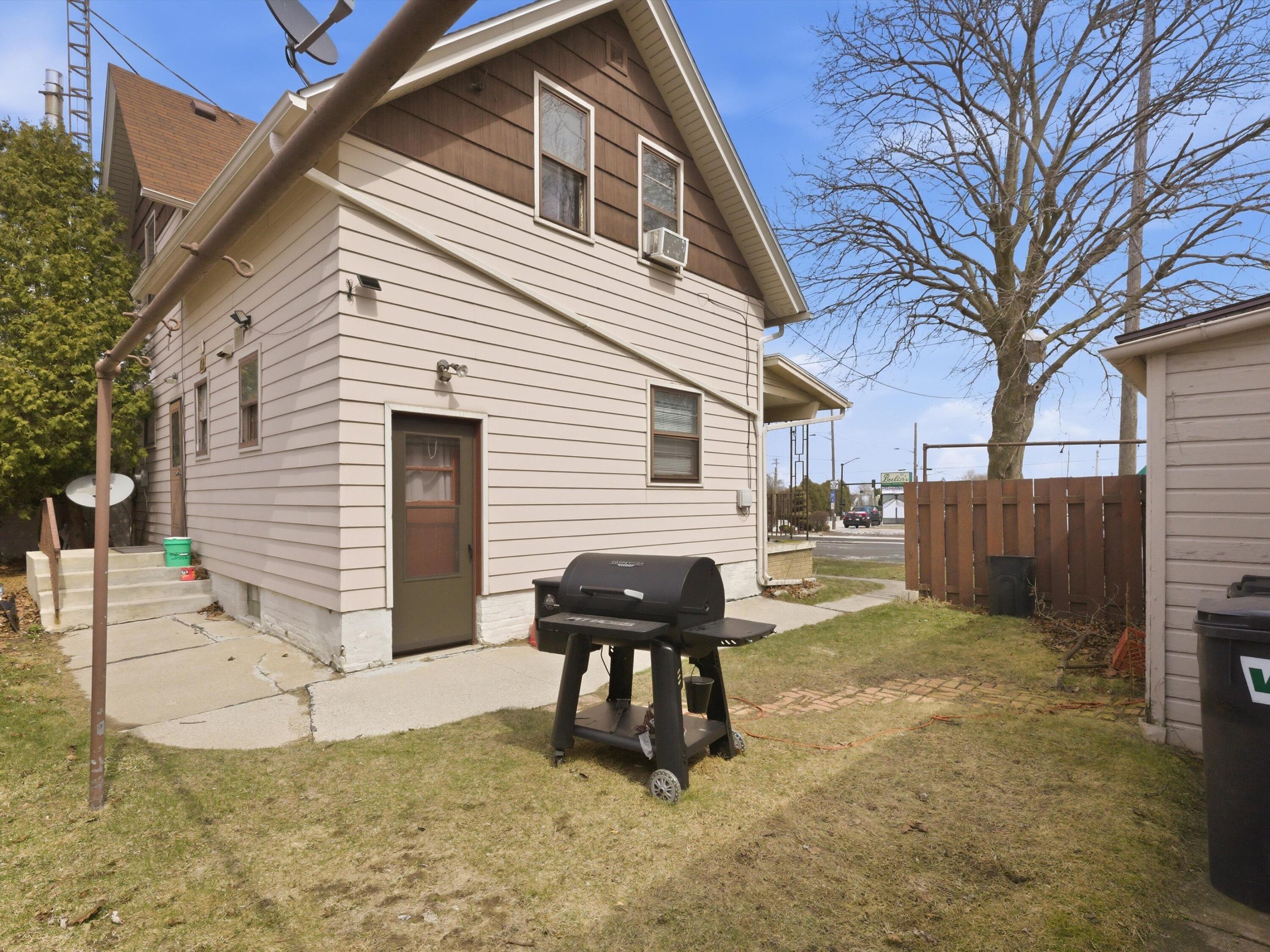 2201 Washington Street Manitowoc, WI 54220 - Photo 5 of 28 05-005_2947453_00470