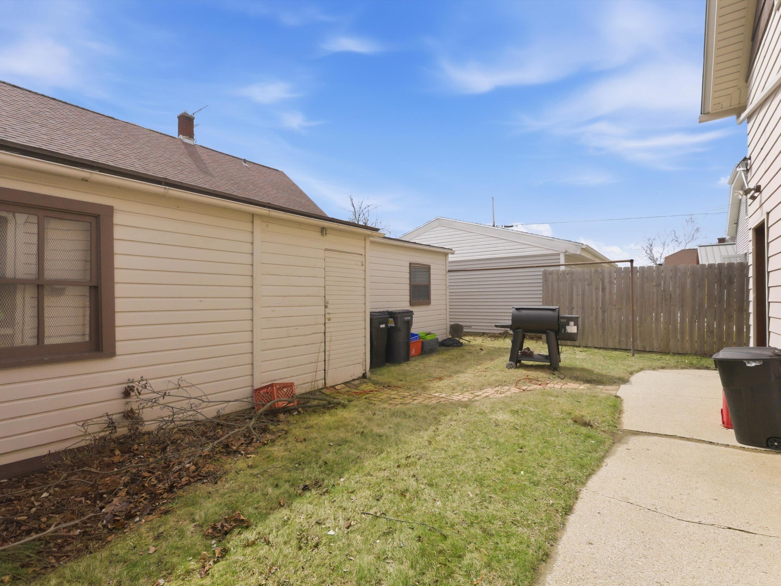 2201 Washington Street Manitowoc, WI 54220 - Photo 6 of 28 06-006_2947453_00471