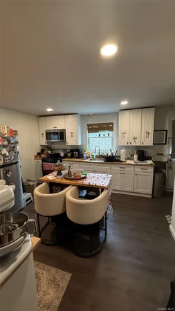 $1,995 | 156 North Clinton Street, Poughkeepsie, NY 12601