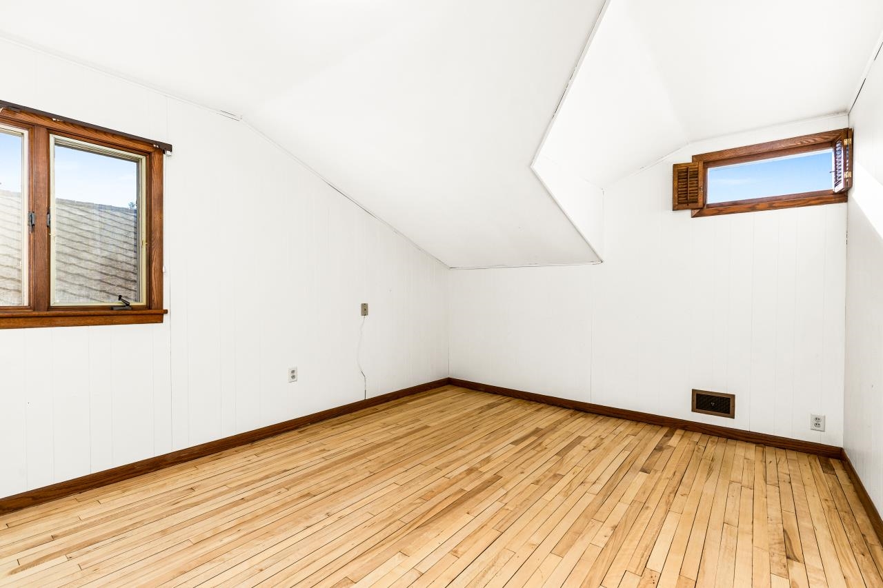 1107 East 6th Street Superior, WI 54880 - Photo 27 of 34
