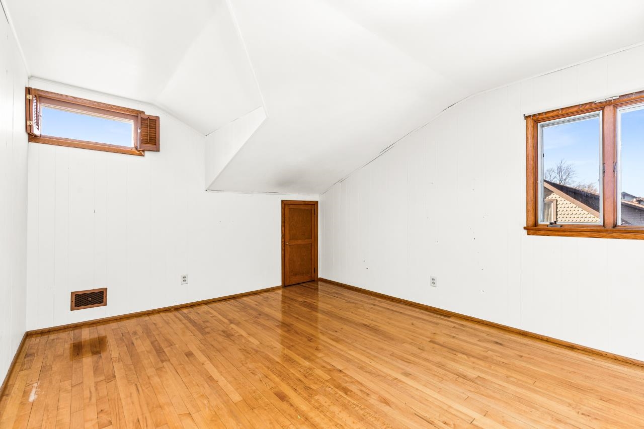 1107 East 6th Street Superior, WI 54880 - Photo 31 of 34