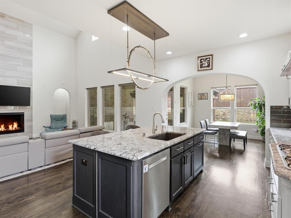 2724 Dames Lane Irving, TX 75063 - Photo 13 of 35
