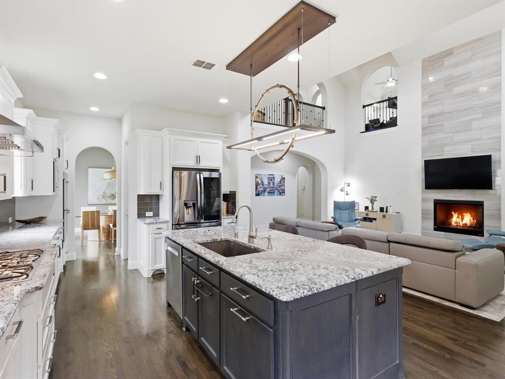 2724 Dames Lane Irving, TX 75063 - Photo 14 of 35