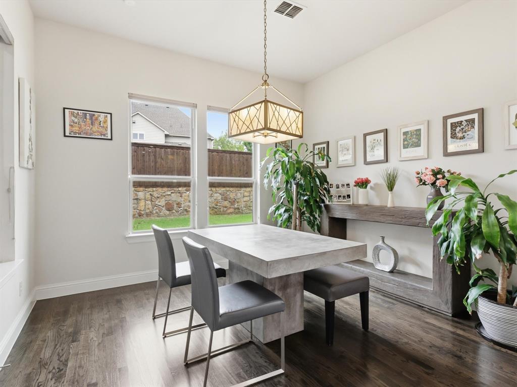 2724 Dames Lane Irving, TX 75063 - Photo 15 of 35