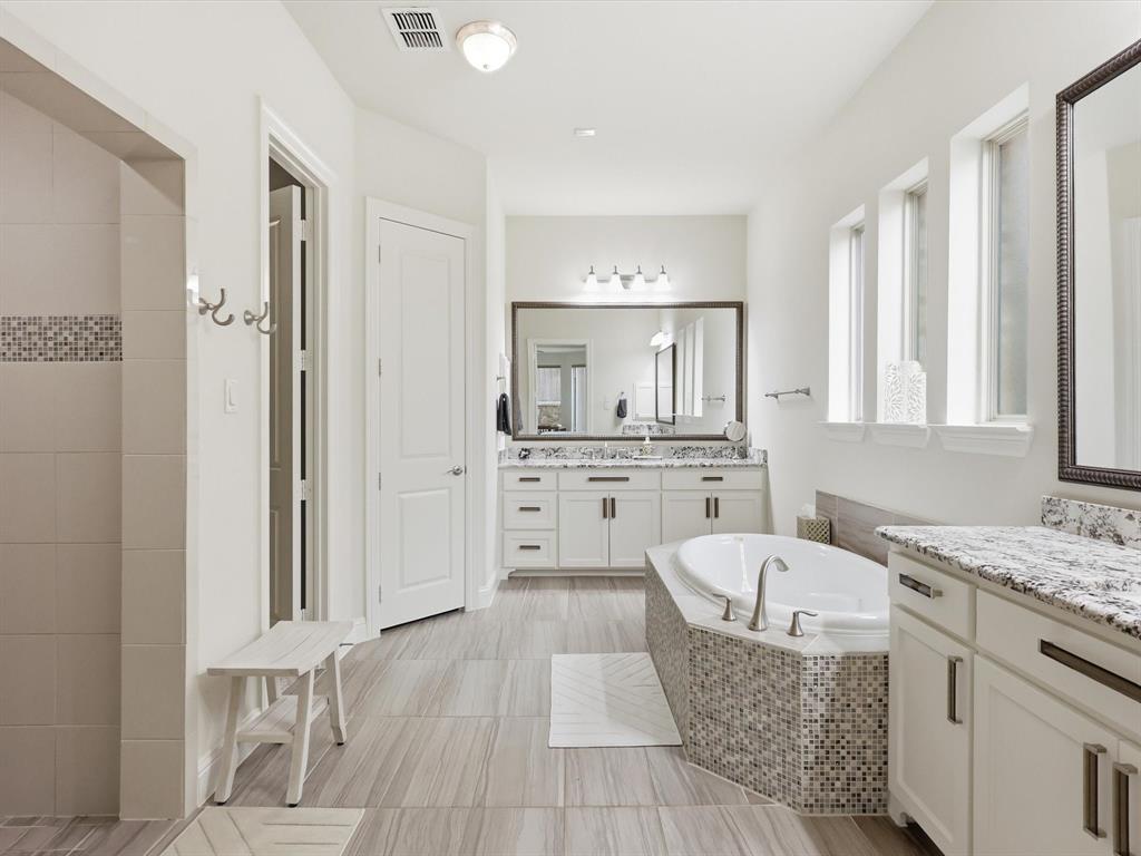 2724 Dames Lane Irving, TX 75063 - Photo 18 of 35