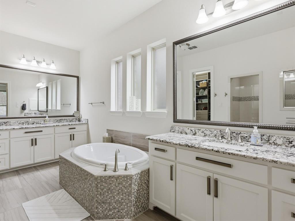 2724 Dames Lane Irving, TX 75063 - Photo 19 of 35