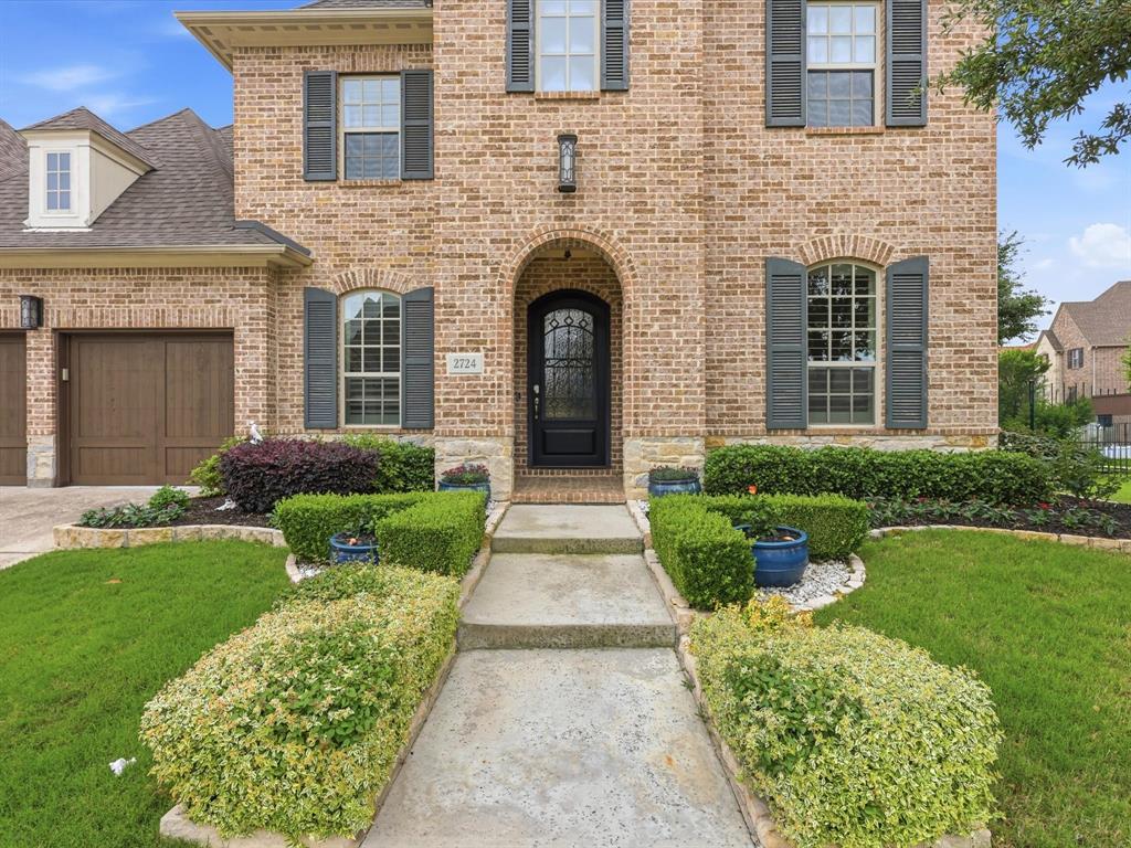 2724 Dames Lane Irving, TX 75063 - Photo 2 of 35