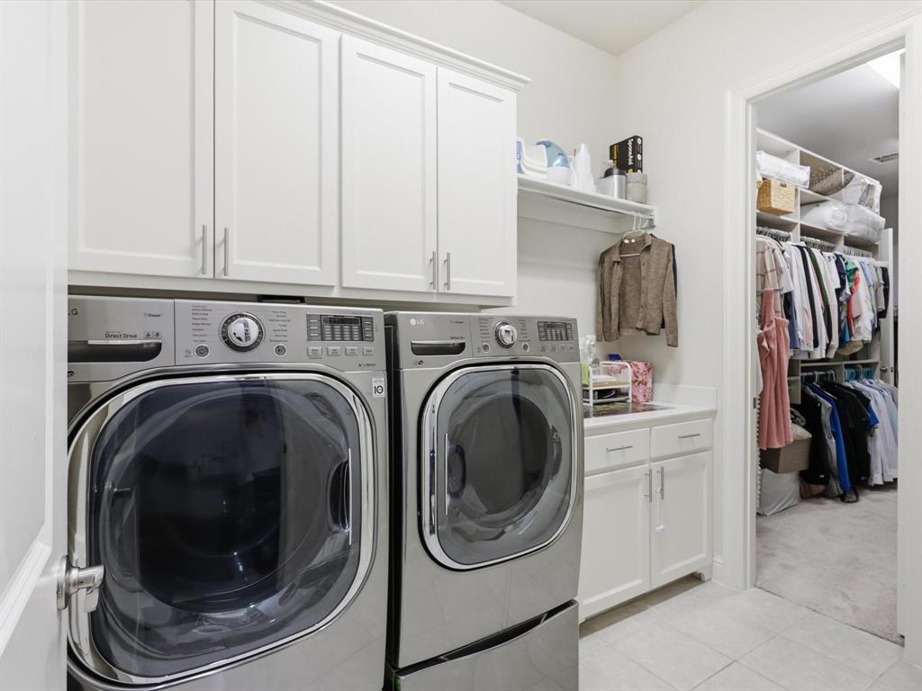 2724 Dames Lane Irving, TX 75063 - Photo 29 of 35 Laundry Room Connects to Primary Closet