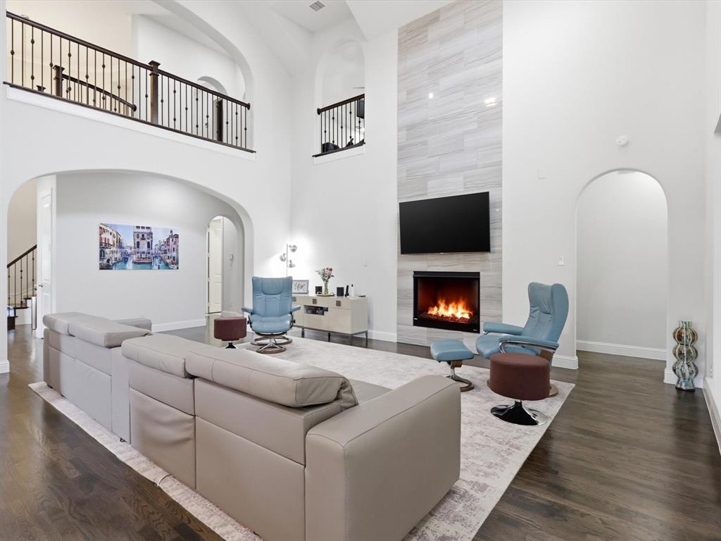 2724 Dames Lane Irving, TX 75063 - Photo 8 of 35