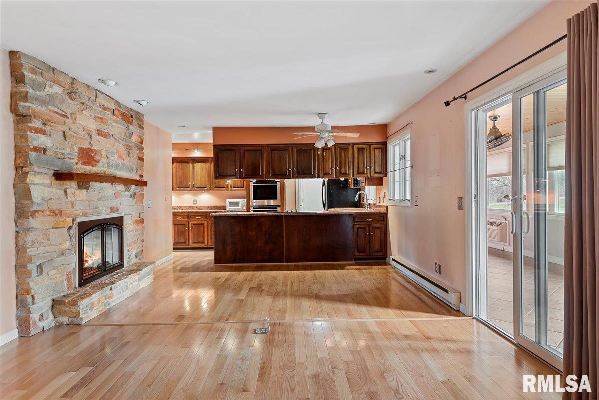 1085 Memory Lane Springfield, IL 62707 - Photo 23 of 49 Gallery Image 23