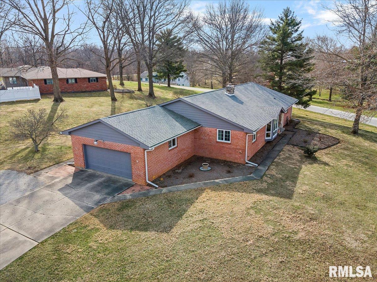 1085 Memory Lane Springfield, IL 62707 - Photo 3 of 49 Gallery Image 3