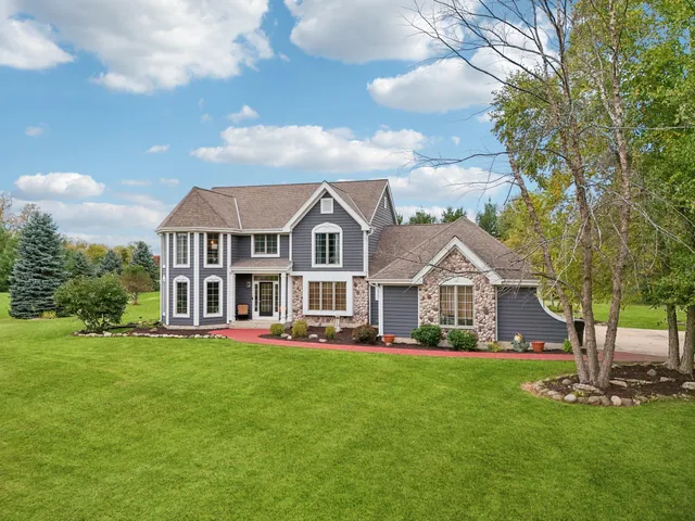 $699,900 | S91W31622 Mary's Court, Mukwonago, WI 53149
