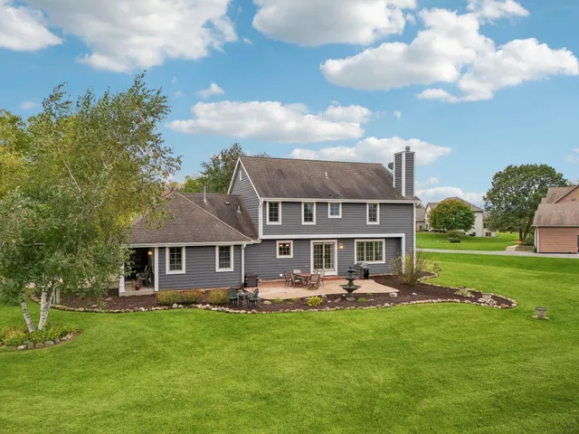 $699,900 | S91W31622 Mary's Court, Mukwonago, WI 53149