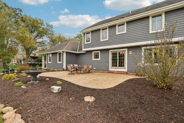 $699,900 | S91W31622 Mary's Court, Mukwonago, WI 53149