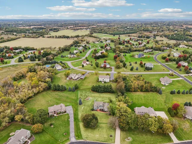 $699,900 | S91W31622 Mary's Court, Mukwonago, WI 53149