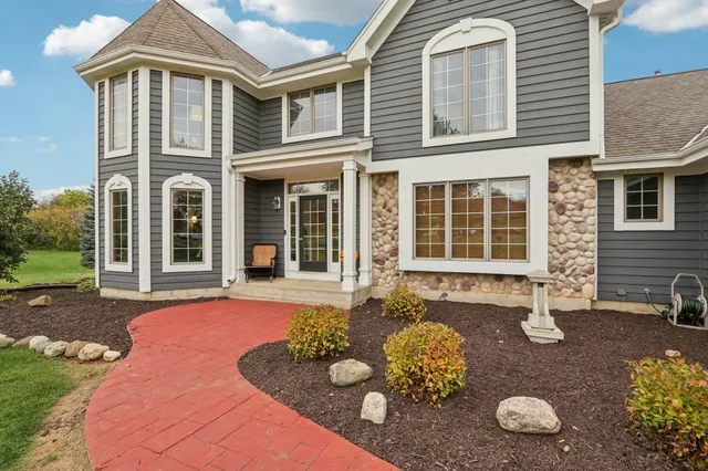 $699,900 | S91W31622 Mary's Court, Mukwonago, WI 53149
