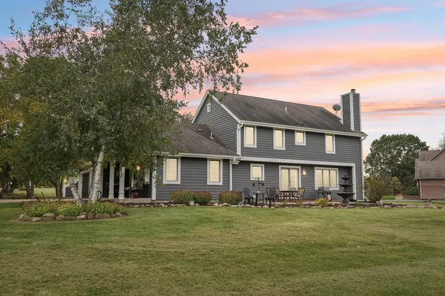 $699,900 | S91W31622 Mary's Court, Mukwonago, WI 53149