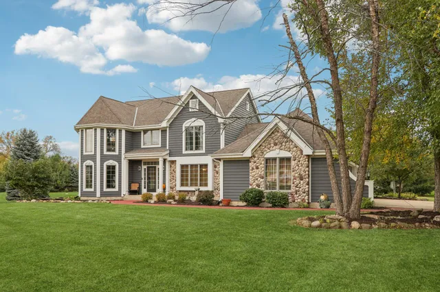 $699,900 | S91W31622 Mary's Court, Mukwonago, WI 53149
