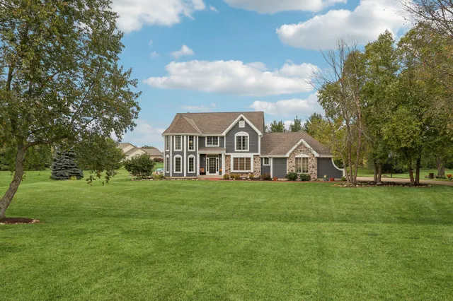 $699,900 | S91W31622 Mary's Court, Mukwonago, WI 53149