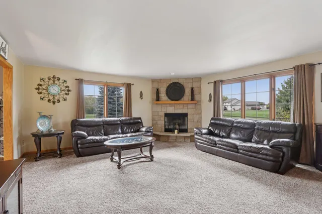 $699,900 | S91W31622 Mary's Court, Mukwonago, WI 53149