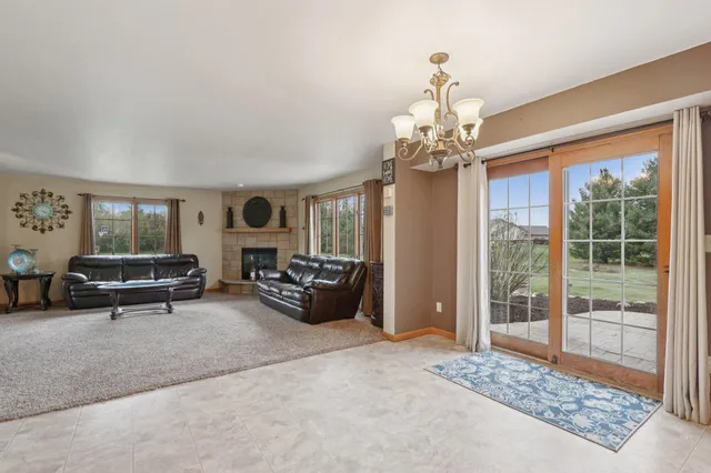 $699,900 | S91W31622 Mary's Court, Mukwonago, WI 53149