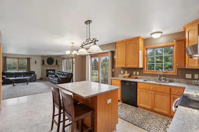 $699,900 | S91W31622 Mary's Court, Mukwonago, WI 53149