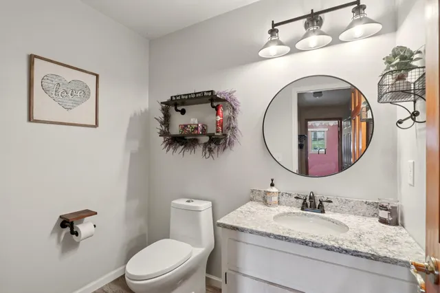 $699,900 | S91W31622 Mary's Court, Mukwonago, WI 53149