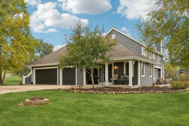 $699,900 | S91W31622 Mary's Court, Mukwonago, WI 53149
